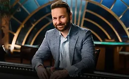 Даниэль Негреану обучает игре в покер