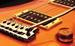 Игра на гитаре как профессионал: Лидирующая партия, соло и групповое выступление.