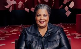 Роксана Гей преподаёт писательство как инструмент социальных перемен logo