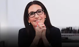 Бобби Браун обучает макияжу и уходу за собой