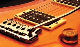 Игра на гитаре как профессионал: Лидирующая партия, соло и групповое выступление.