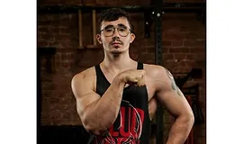 Огромные предплечья