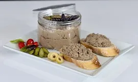 Паштет бутербродный с куриными субпродуктами, томленными в красном вине