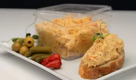 Паштет из куриного филе с копченым сыром