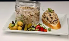 Риет из утки с бренди и черносливом