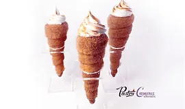 Слоеные трубочки с белковым кремом