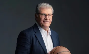 Изображение курса Джино Ауриемма обучает, как вести к победе свою команду.