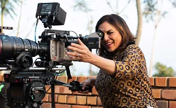Изображение курса Мира Наир обучает независимому кинопроизводству