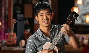 Изображение курса Джейк Симабукуро обучает игре на укулеле
