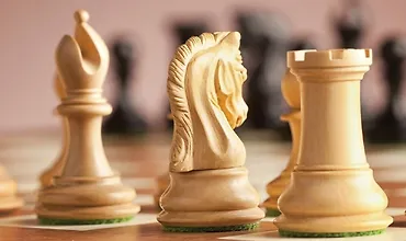 Изображение курса Как играть в шахматы: Уроки от международного мастера