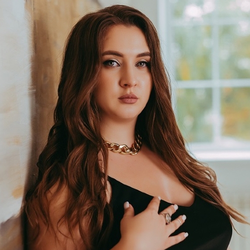 Ochiq havoda tukli etuk mushuklarning ruscha porno videolarini tomosha qiling Anna Seminovich va uning katta kokrak porno surat