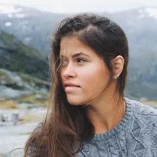 Алёна Плужникова logo