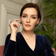 Анна Бадаева logo