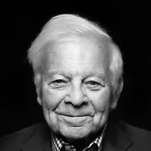 Джеймс Холлис logo