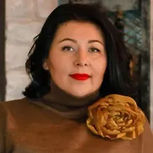 Елена Ушакова logo