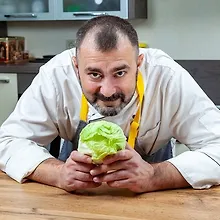 Евгений Овчаров logo