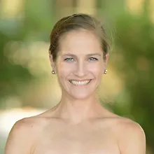 Карин Гуртнер logo