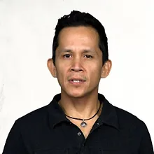 Крис Легаспи logo