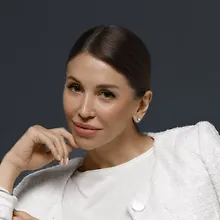 Лейли Ялунина logo