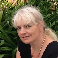 Любовь Забуслаева logo