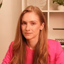 Мария Ревкова logo