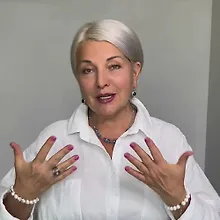 Ольга Крюкова logo