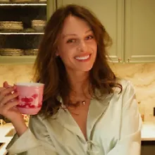 Полина Коваленко logo