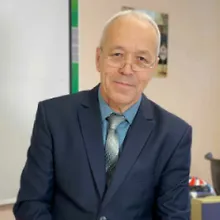 Радик Талгатович logo