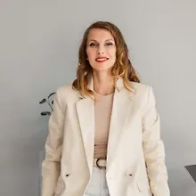 Софья Бурцева logo