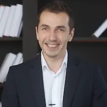 Ярослав Майданович logo