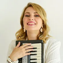 Юлия Асадуллина logo