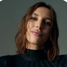 Юлия Савельева logo